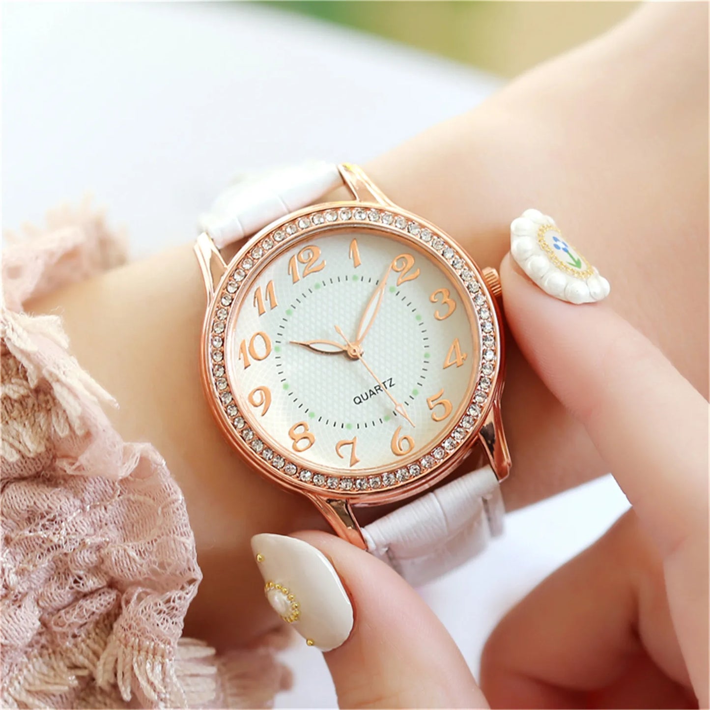 Luxury Quartz Wristwatch Female Ladies Diamond Luxury Watch Belt Watch Fashionable Simple Style Quartz Wristwatch Reloj Mujer