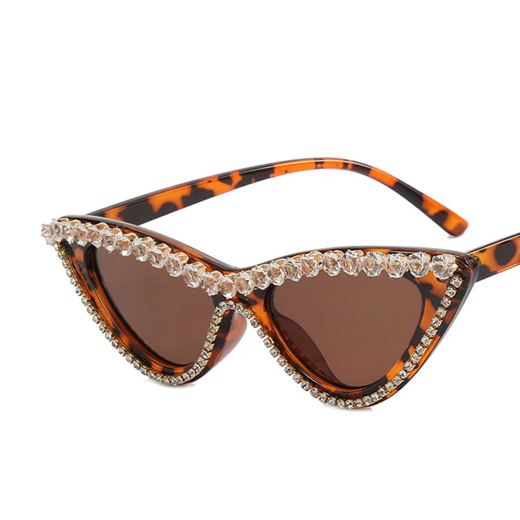 2022 New Cat Eye Rhinestone Classic Sunglasses Noble Luxury Designer Glasses UV400 Trend Lunettes De Soleil Pour Femmes