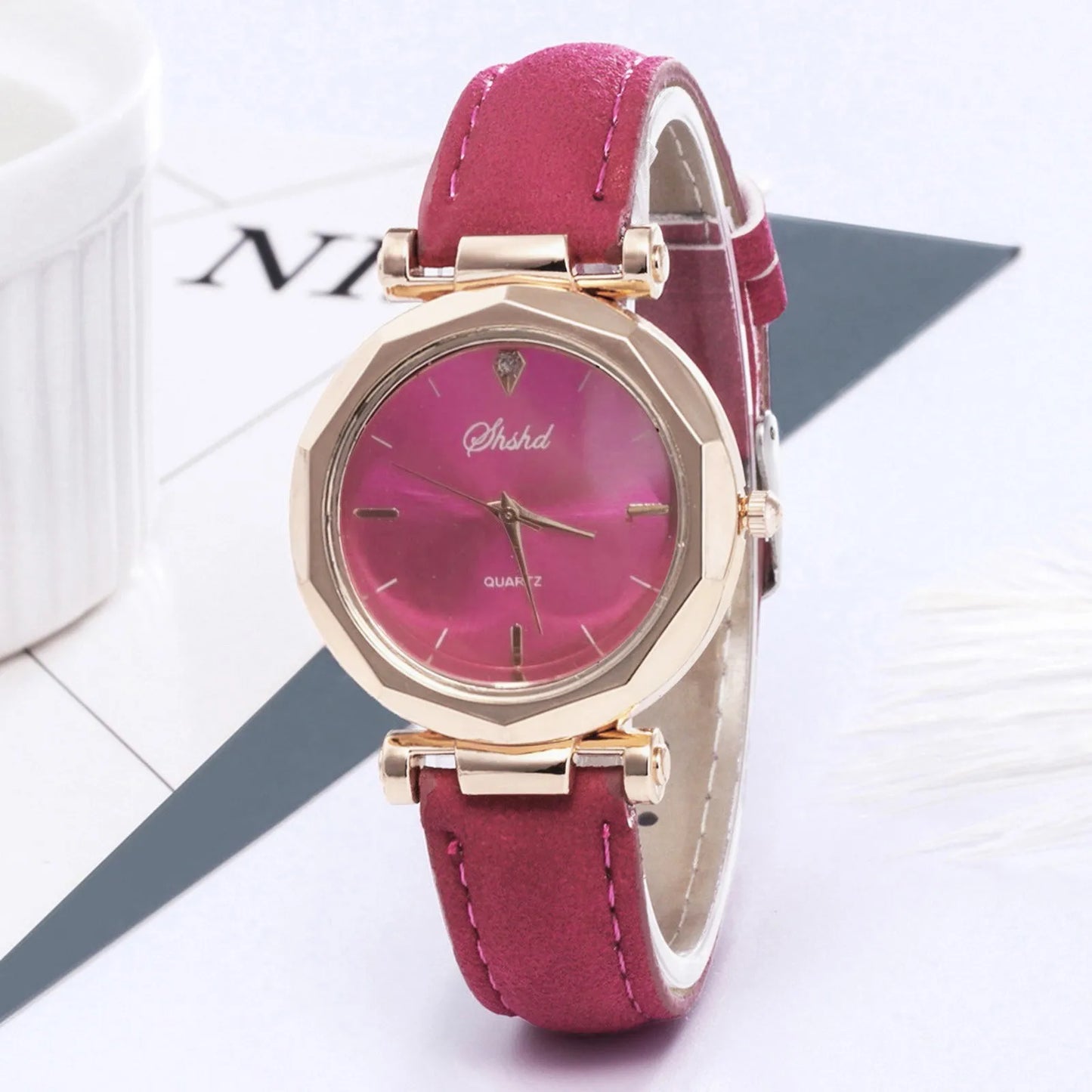 Fashion Women Watch Classic Leather Strap Round Dial Simple Quartz Wristwatch Daily Causal Date Clothing Matching Watch