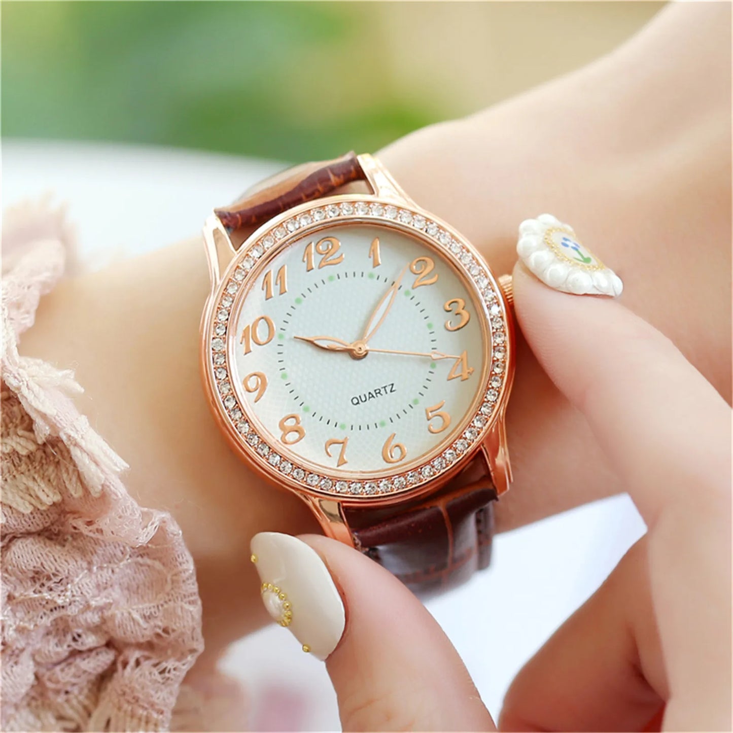 Luxury Quartz Wristwatch Female Ladies Diamond Luxury Watch Belt Watch Fashionable Simple Style Quartz Wristwatch Reloj Mujer