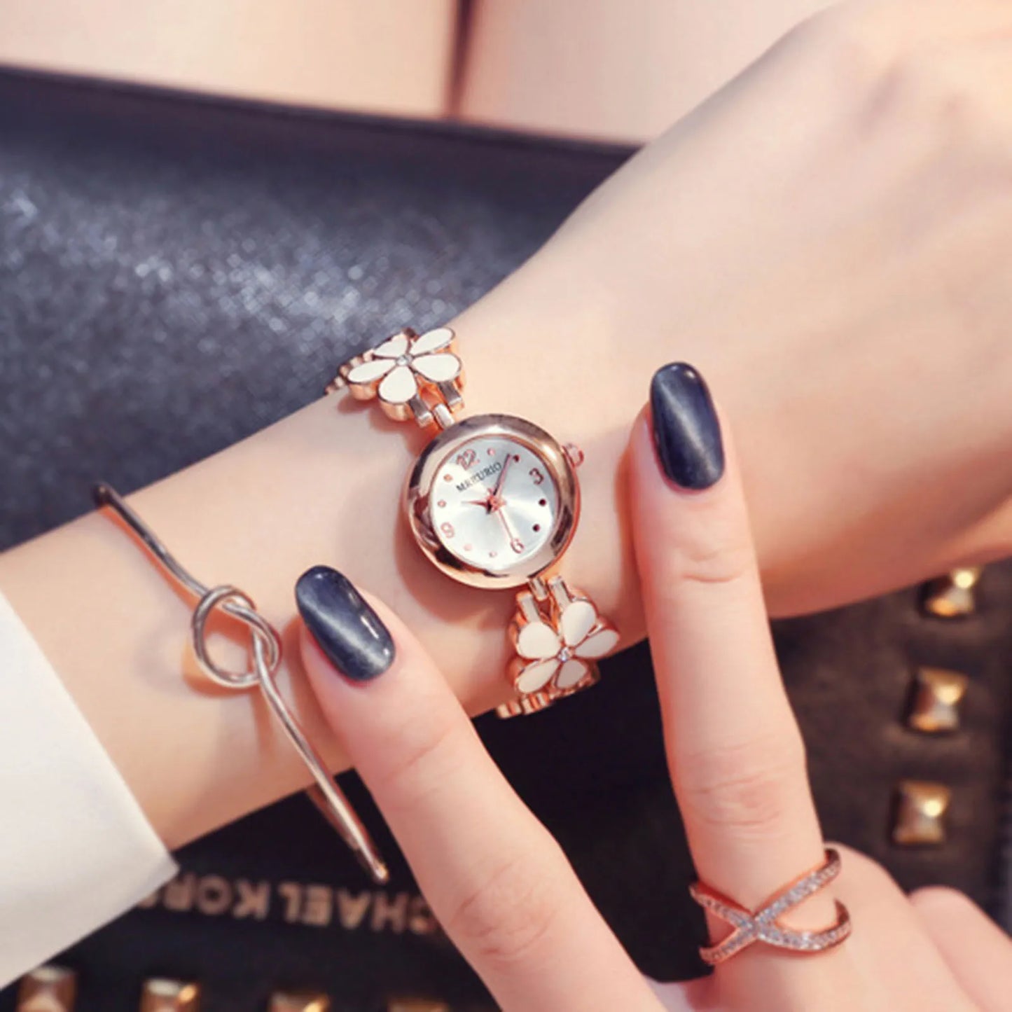 Ladies Quartz Watch New Flower Rose Gold Bracelet Wrist Watch Elegant Stainless Steel Strap Watch For Women Montre Femme Relojes