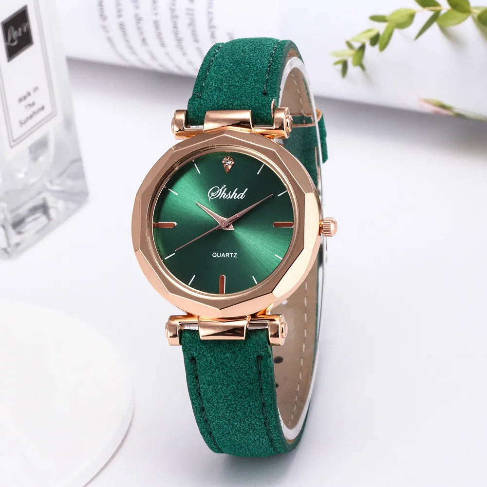 Fashion Women Watch Classic Leather Strap Round Dial Simple Quartz Wristwatch Daily Causal Date Clothing Matching Watch